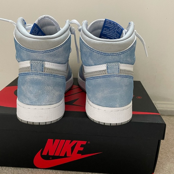 Nike - Picture 3 of 8